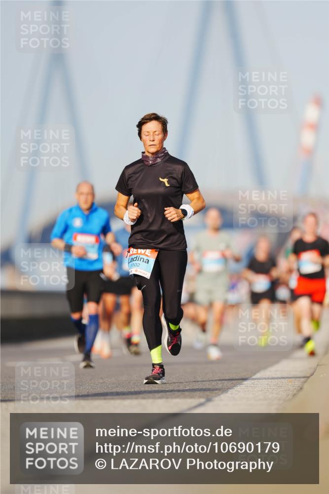 03.10.2026 - Köhlbrandbrückenlauf LAZAROV Photography http://msf.ph/oto/10690179 03.10.2026 09:45:15 Position 3 1102 meine-sportfotos.de