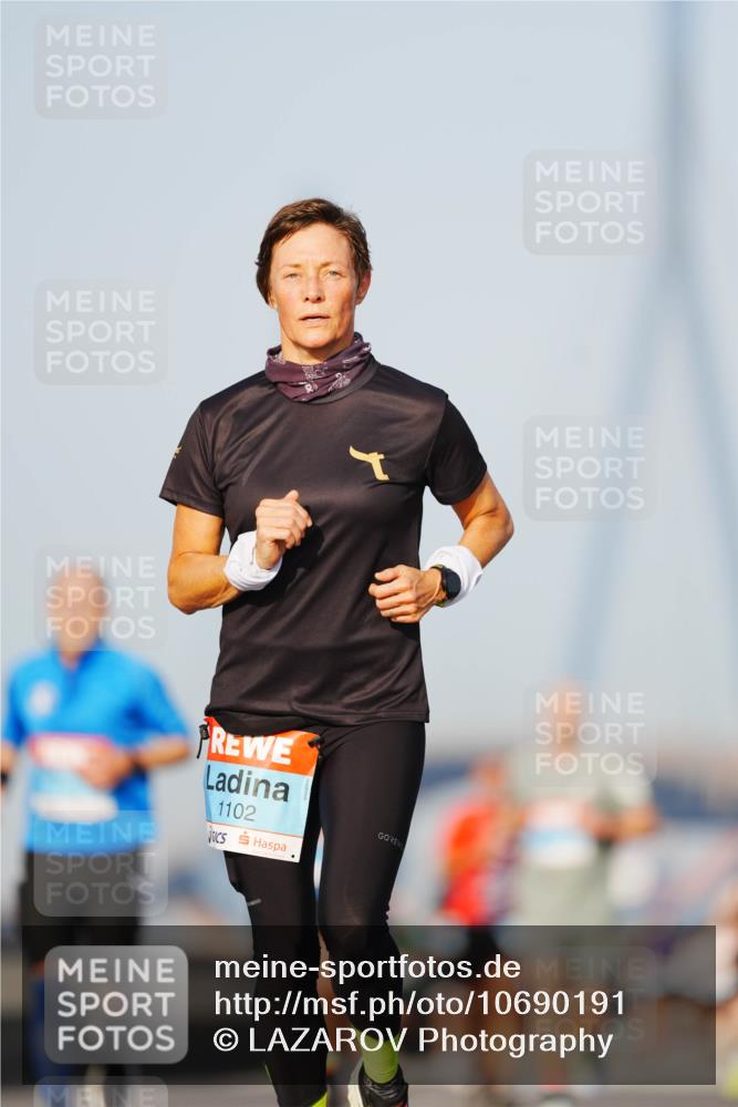03.10.2026 - Köhlbrandbrückenlauf LAZAROV Photography http://msf.ph/oto/10690191 03.10.2026 09:45:19 Position 3 1102 meine-sportfotos.de