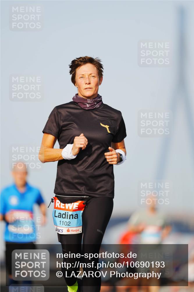 03.10.2026 - Köhlbrandbrückenlauf LAZAROV Photography http://msf.ph/oto/10690193 03.10.2026 09:45:19 Position 3 1102 meine-sportfotos.de