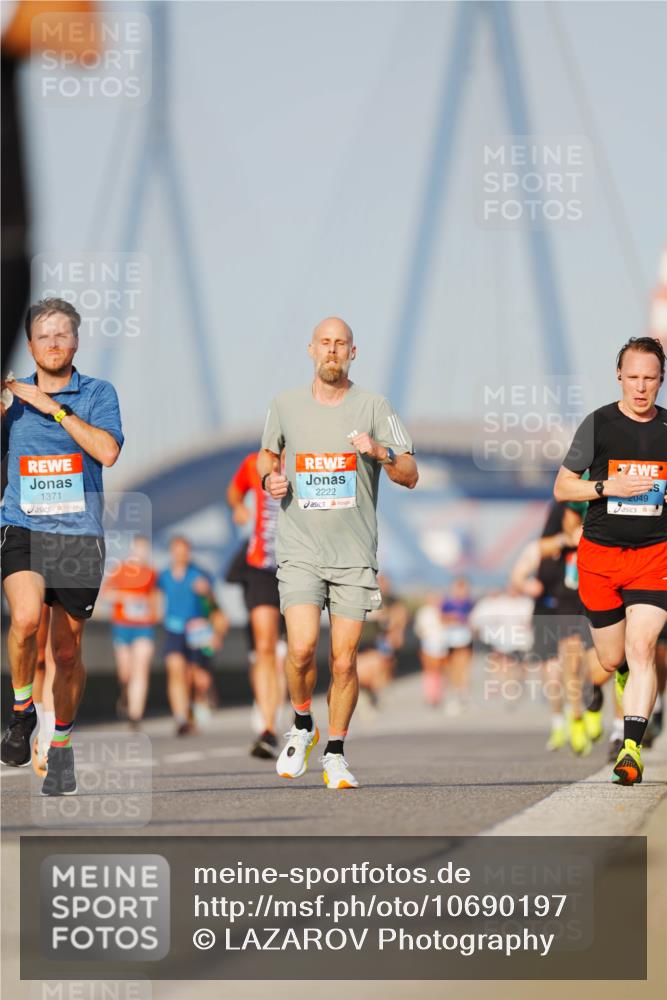 03.10.2026 - Köhlbrandbrückenlauf LAZAROV Photography http://msf.ph/oto/10690197 03.10.2026 09:45:21 Position 3 1371, 2222, 2049 meine-sportfotos.de