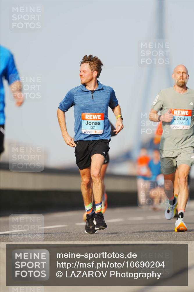 03.10.2026 - Köhlbrandbrückenlauf LAZAROV Photography http://msf.ph/oto/10690204 03.10.2026 09:45:22 Position 3 1371, 2222 meine-sportfotos.de