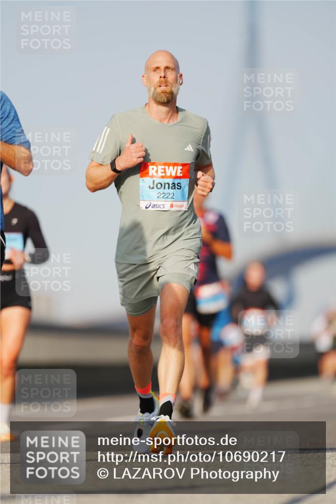 03.10.2026 - Köhlbrandbrückenlauf LAZAROV Photography http://msf.ph/oto/10690217 03.10.2026 09:45:25 Position 3 2222 meine-sportfotos.de