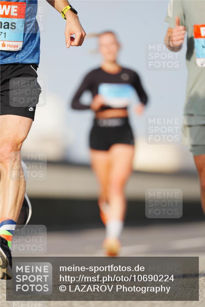 03.10.2026 - Köhlbrandbrückenlauf LAZAROV Photography http://msf.ph/oto/10690224 03.10.2026 09:45:27 Position 3 71 meine-sportfotos.de