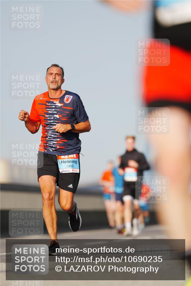 03.10.2026 - Köhlbrandbrückenlauf LAZAROV Photography http://msf.ph/oto/10690235 03.10.2026 09:45:29 Position 3 1890, 0 meine-sportfotos.de