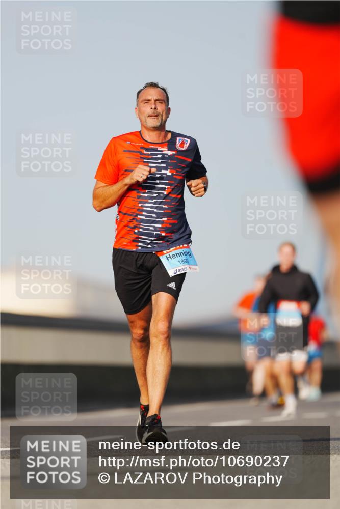 03.10.2026 - Köhlbrandbrückenlauf LAZAROV Photography http://msf.ph/oto/10690237 03.10.2026 09:45:29 Position 3 1890 meine-sportfotos.de