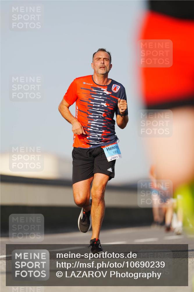 03.10.2026 - Köhlbrandbrückenlauf LAZAROV Photography http://msf.ph/oto/10690239 03.10.2026 09:45:29 Position 3 189 meine-sportfotos.de