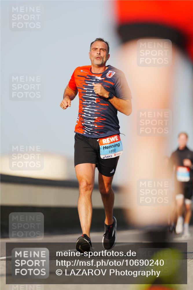 03.10.2026 - Köhlbrandbrückenlauf LAZAROV Photography http://msf.ph/oto/10690240 03.10.2026 09:45:29 Position 3 1890, 2 meine-sportfotos.de
