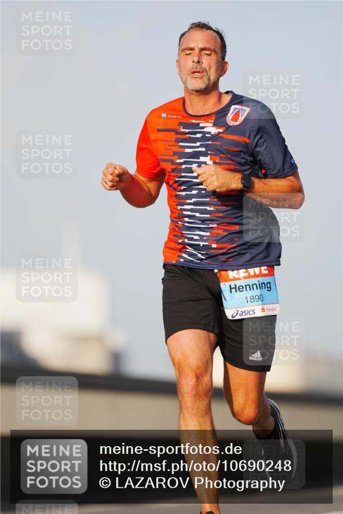 03.10.2026 - Köhlbrandbrückenlauf LAZAROV Photography http://msf.ph/oto/10690248 03.10.2026 09:45:32 Position 3 1890 meine-sportfotos.de