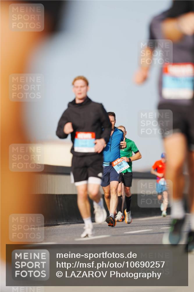 03.10.2026 - Köhlbrandbrückenlauf LAZAROV Photography http://msf.ph/oto/10690257 03.10.2026 09:45:35 Position 3 2254 meine-sportfotos.de