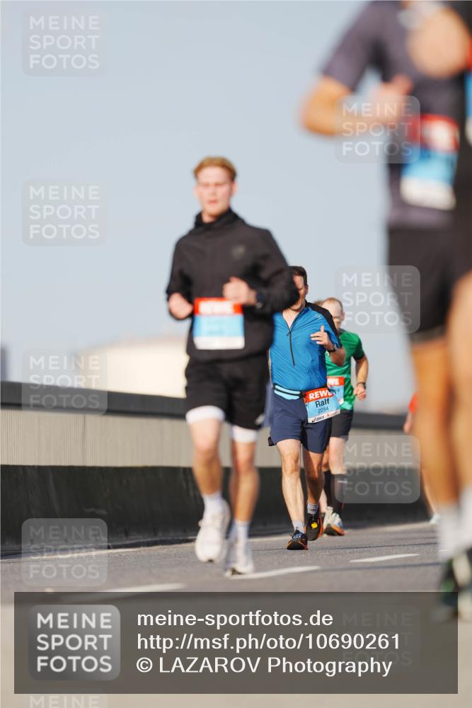 03.10.2026 - Köhlbrandbrückenlauf LAZAROV Photography http://msf.ph/oto/10690261 03.10.2026 09:45:36 Position 3 2254 meine-sportfotos.de