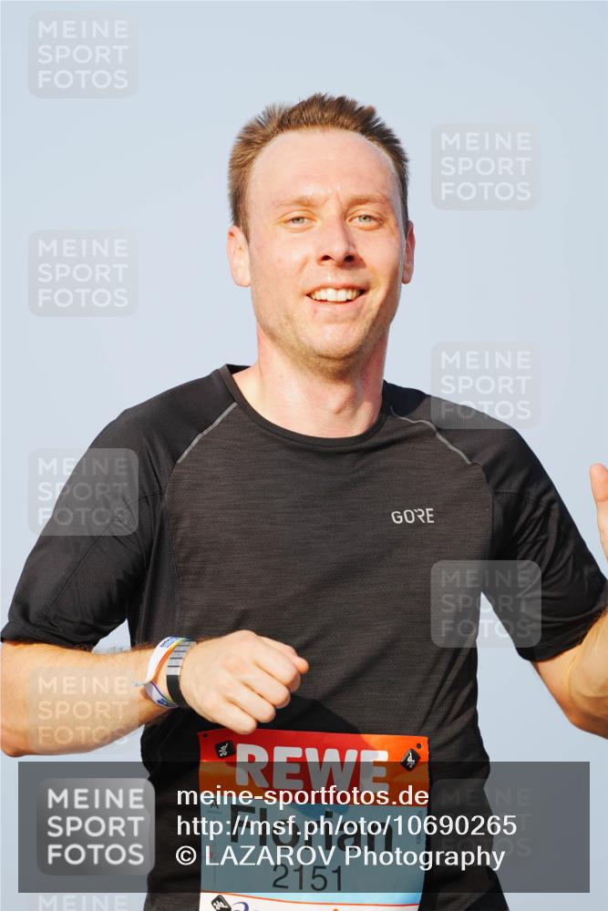 03.10.2026 - Köhlbrandbrückenlauf LAZAROV Photography http://msf.ph/oto/10690265 03.10.2026 09:45:37 Position 3 2151 meine-sportfotos.de