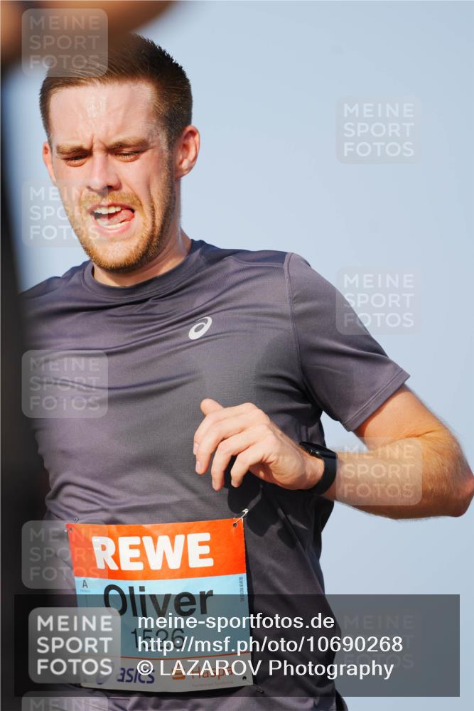 03.10.2026 - Köhlbrandbrückenlauf LAZAROV Photography http://msf.ph/oto/10690268 03.10.2026 09:45:39 Position 3 1526 meine-sportfotos.de