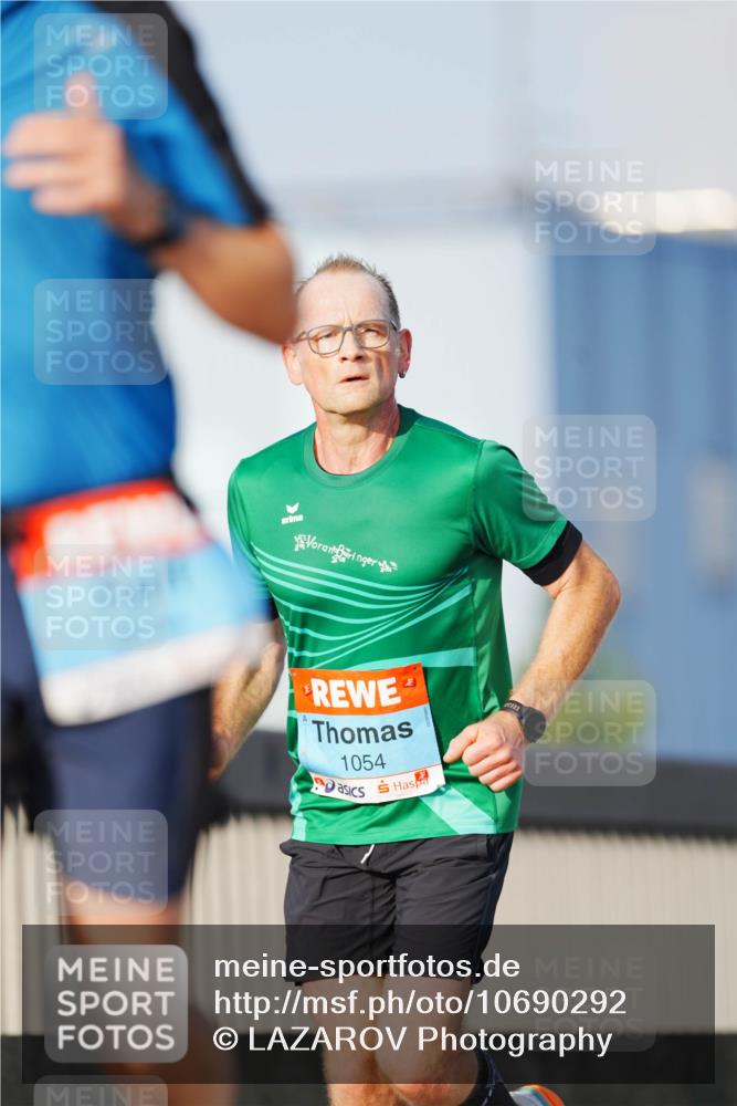 03.10.2026 - Köhlbrandbrückenlauf LAZAROV Photography http://msf.ph/oto/10690292 03.10.2026 09:45:47 Position 3 1054 meine-sportfotos.de