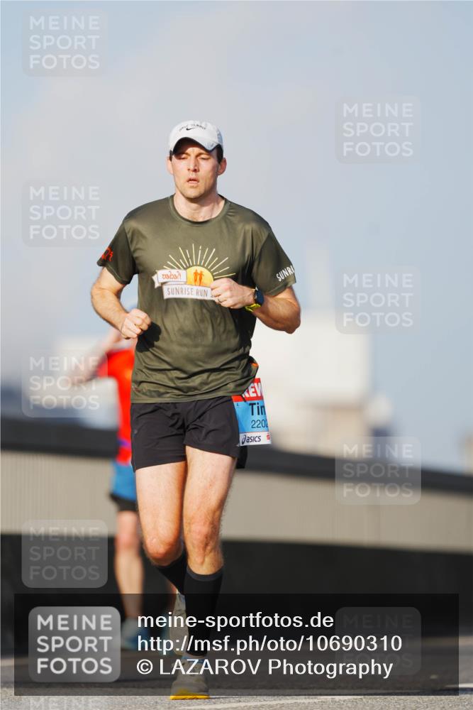03.10.2026 - Köhlbrandbrückenlauf LAZAROV Photography http://msf.ph/oto/10690310 03.10.2026 09:45:50 Position 3 2202 meine-sportfotos.de