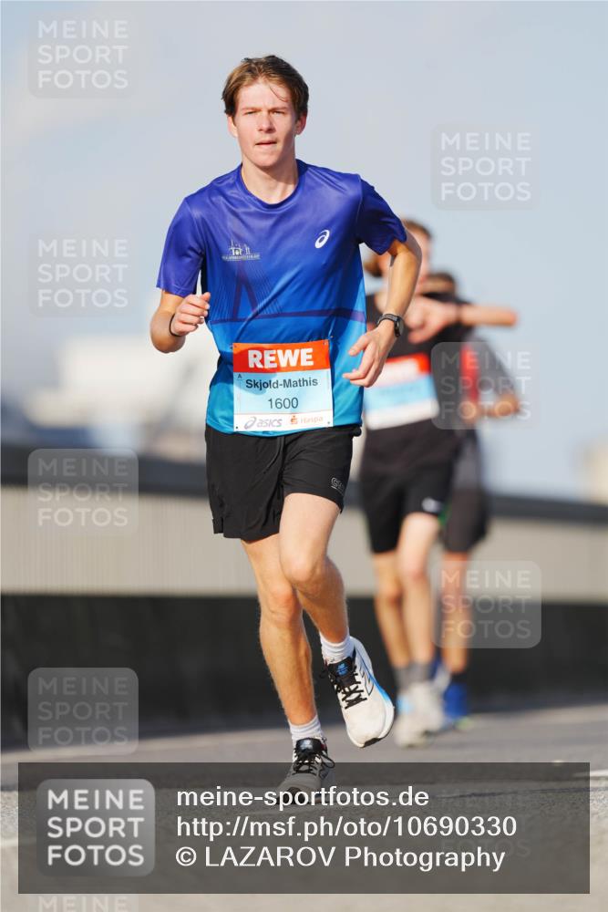 03.10.2026 - Köhlbrandbrückenlauf LAZAROV Photography http://msf.ph/oto/10690330 03.10.2026 09:45:54 Position 3 1600 meine-sportfotos.de