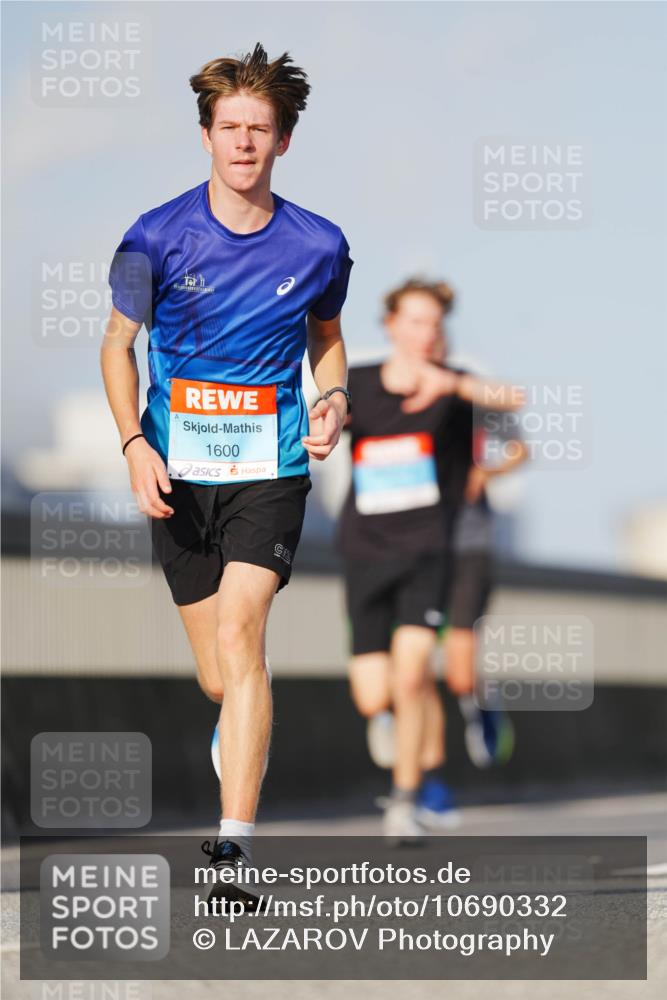 03.10.2026 - Köhlbrandbrückenlauf LAZAROV Photography http://msf.ph/oto/10690332 03.10.2026 09:45:54 Position 3 1600 meine-sportfotos.de