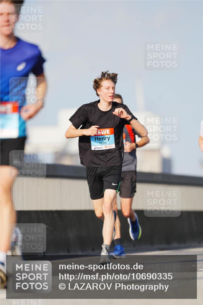 03.10.2026 - Köhlbrandbrückenlauf LAZAROV Photography http://msf.ph/oto/10690335 03.10.2026 09:45:55 Position 3 1695 meine-sportfotos.de