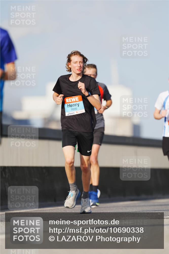03.10.2026 - Köhlbrandbrückenlauf LAZAROV Photography http://msf.ph/oto/10690338 03.10.2026 09:45:55 Position 3 1695 meine-sportfotos.de