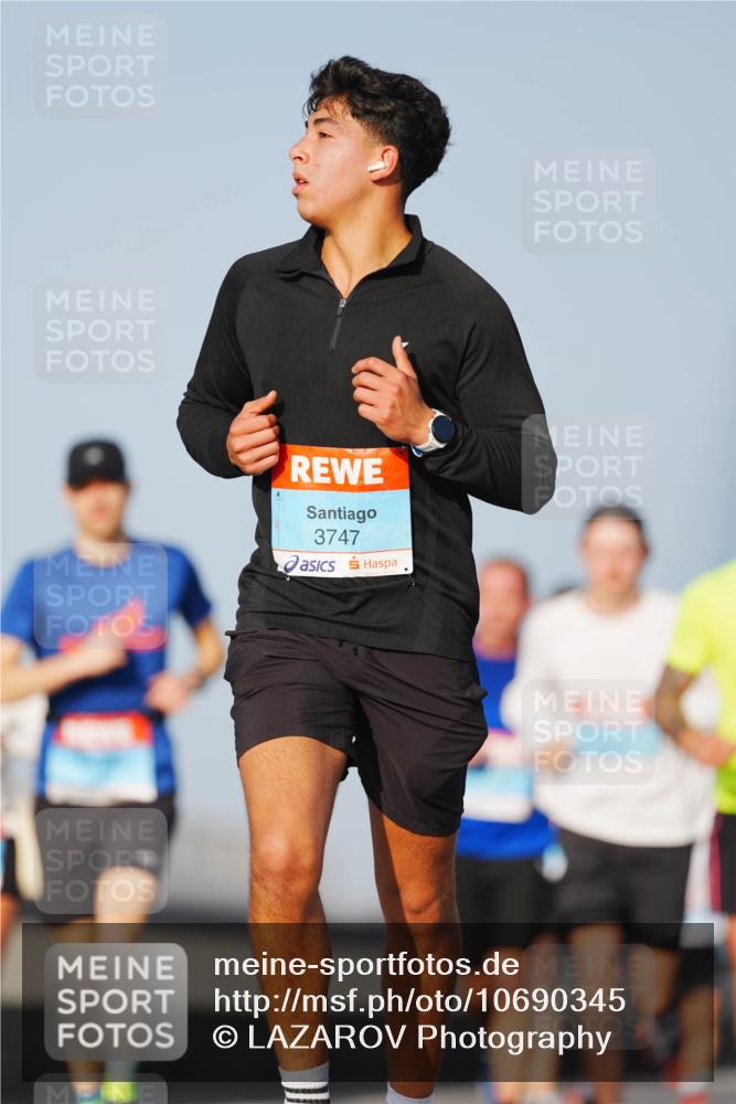 03.10.2026 - Köhlbrandbrückenlauf LAZAROV Photography http://msf.ph/oto/10690345 03.10.2026 09:45:57 Position 3 3747 meine-sportfotos.de