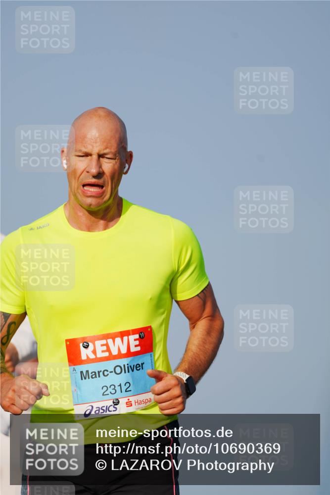 03.10.2026 - Köhlbrandbrückenlauf LAZAROV Photography http://msf.ph/oto/10690369 03.10.2026 09:46:01 Position 3 8, 2312 meine-sportfotos.de