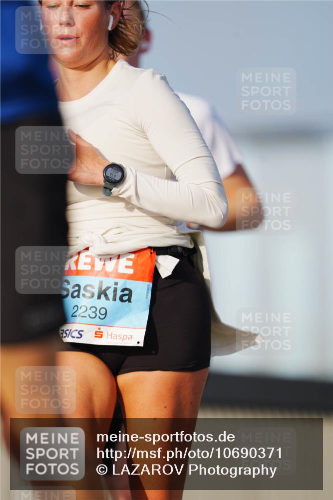03.10.2026 - Köhlbrandbrückenlauf LAZAROV Photography http://msf.ph/oto/10690371 03.10.2026 09:46:03 Position 3 2239 meine-sportfotos.de