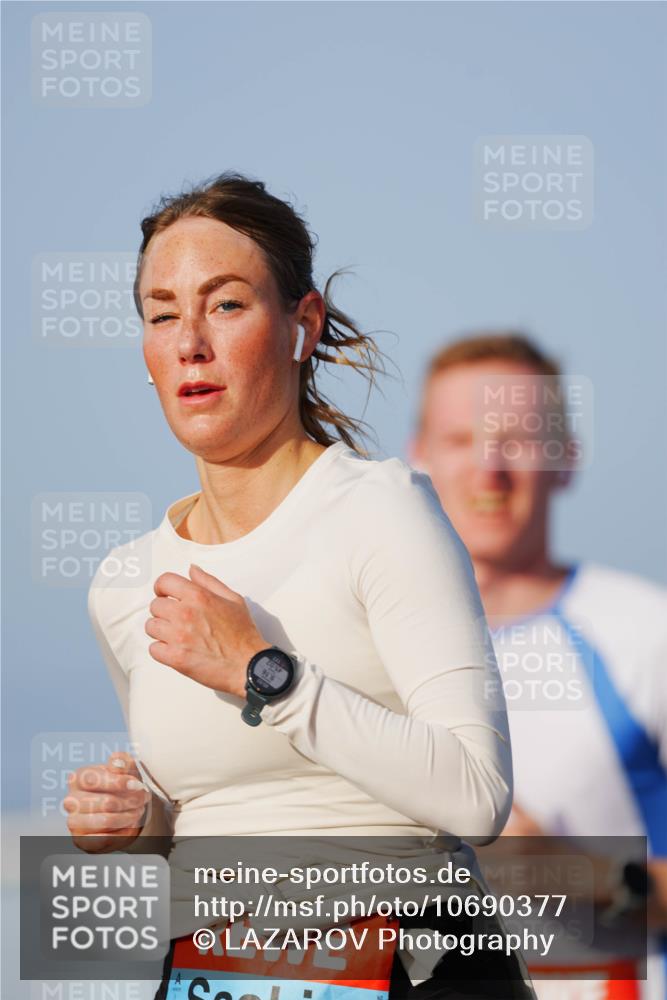 03.10.2026 - Köhlbrandbrückenlauf LAZAROV Photography http://msf.ph/oto/10690377 03.10.2026 09:46:03 Position 3  meine-sportfotos.de