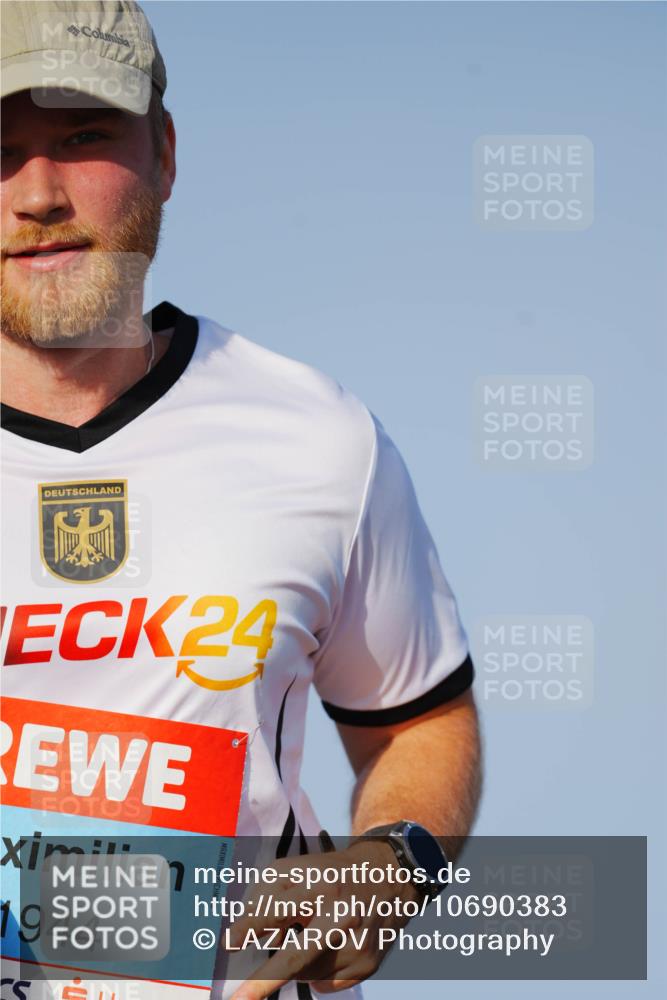 03.10.2026 - Köhlbrandbrückenlauf LAZAROV Photography http://msf.ph/oto/10690383 03.10.2026 09:46:05 Position 3 24, 1944 meine-sportfotos.de