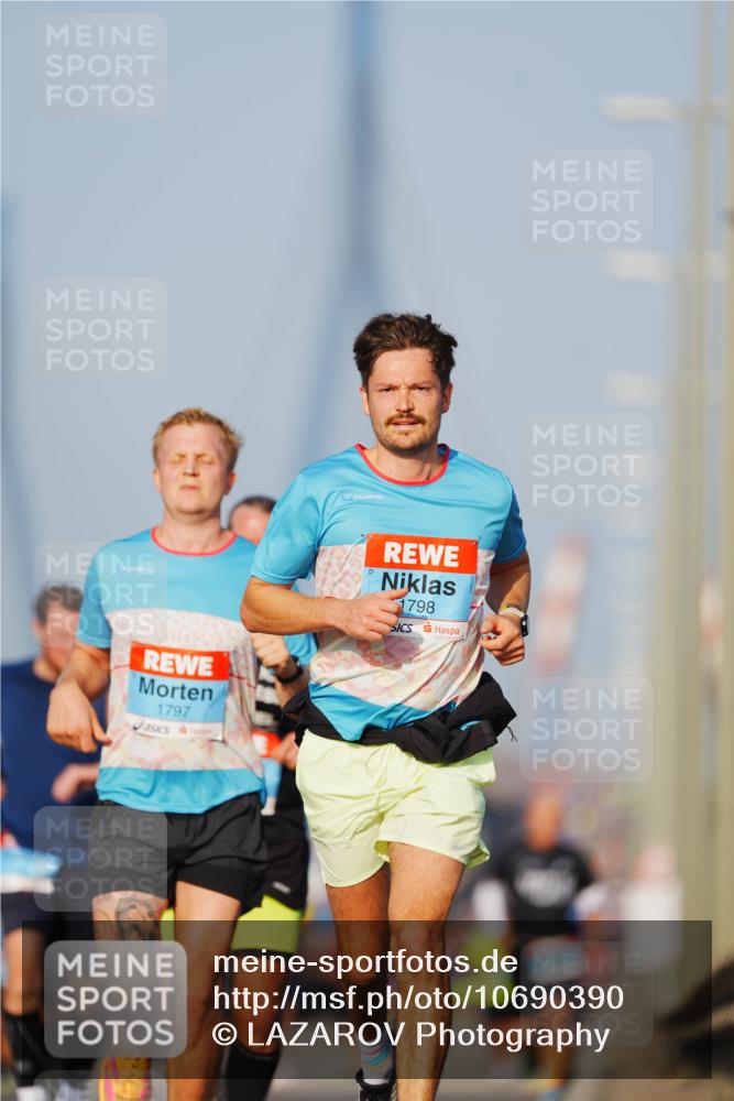 03.10.2026 - Köhlbrandbrückenlauf LAZAROV Photography http://msf.ph/oto/10690390 03.10.2026 09:46:07 Position 3 1797, 1798 meine-sportfotos.de