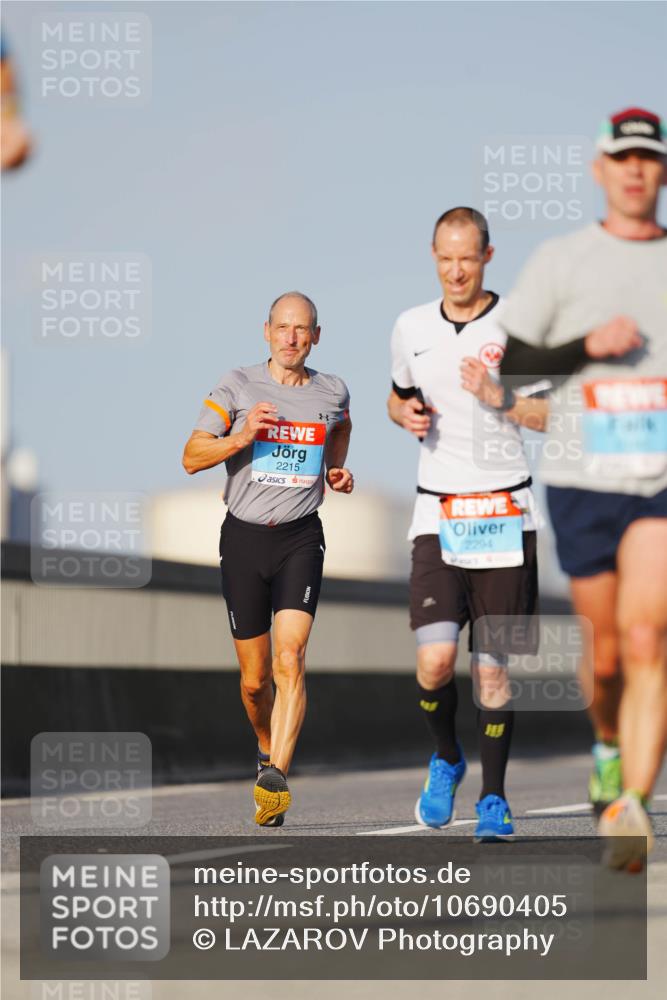 03.10.2026 - Köhlbrandbrückenlauf LAZAROV Photography http://msf.ph/oto/10690405 03.10.2026 09:46:10 Position 3 2215, 2294 meine-sportfotos.de