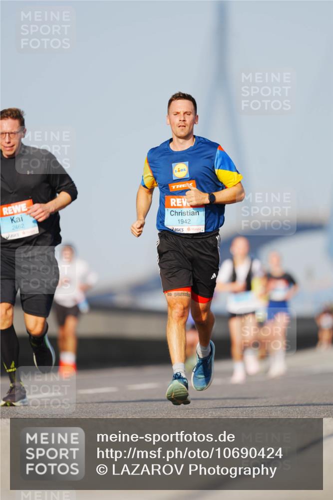 03.10.2026 - Köhlbrandbrückenlauf LAZAROV Photography http://msf.ph/oto/10690424 03.10.2026 09:46:17 Position 3 2462, 1942 meine-sportfotos.de