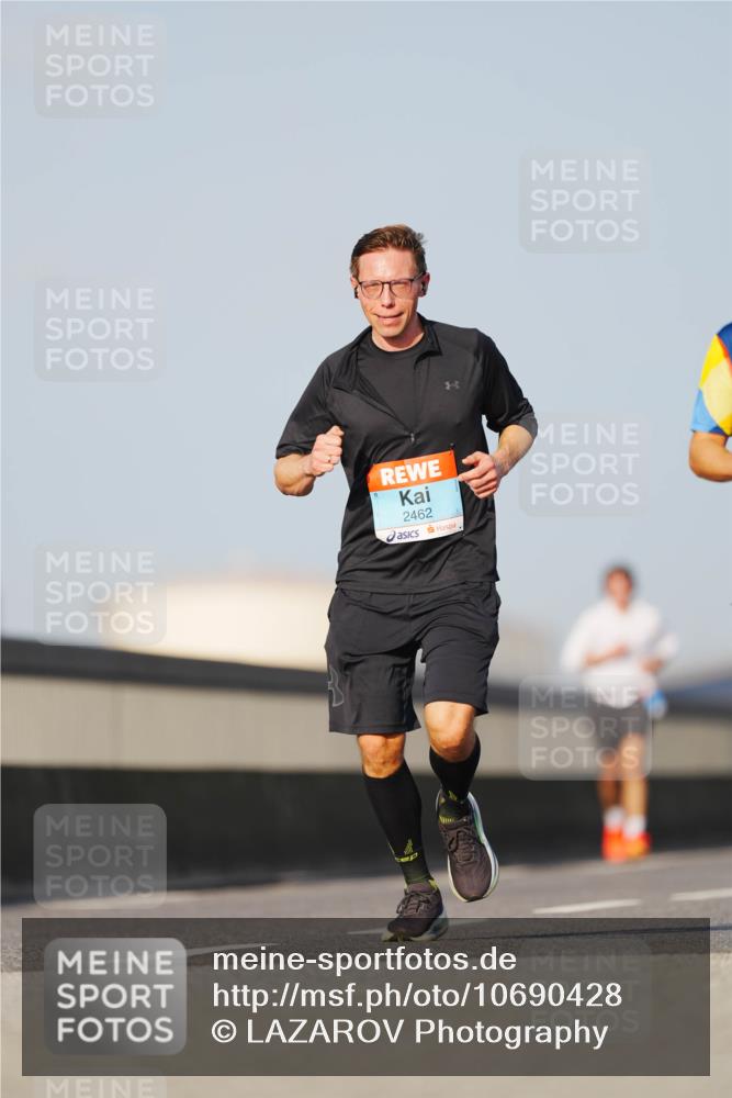 03.10.2026 - Köhlbrandbrückenlauf LAZAROV Photography http://msf.ph/oto/10690428 03.10.2026 09:46:17 Position 3 2462 meine-sportfotos.de