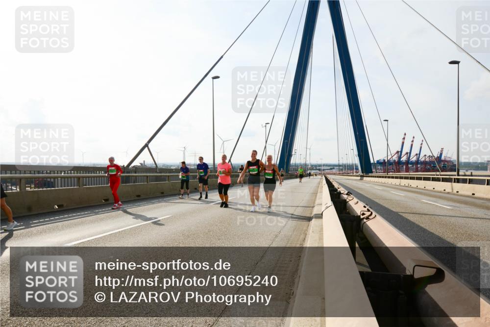 03.10.2026 - Köhlbrandbrückenlauf LAZAROV Photography http://msf.ph/oto/10695240 03.10.2026 16:08:03 Position 2 12 meine-sportfotos.de