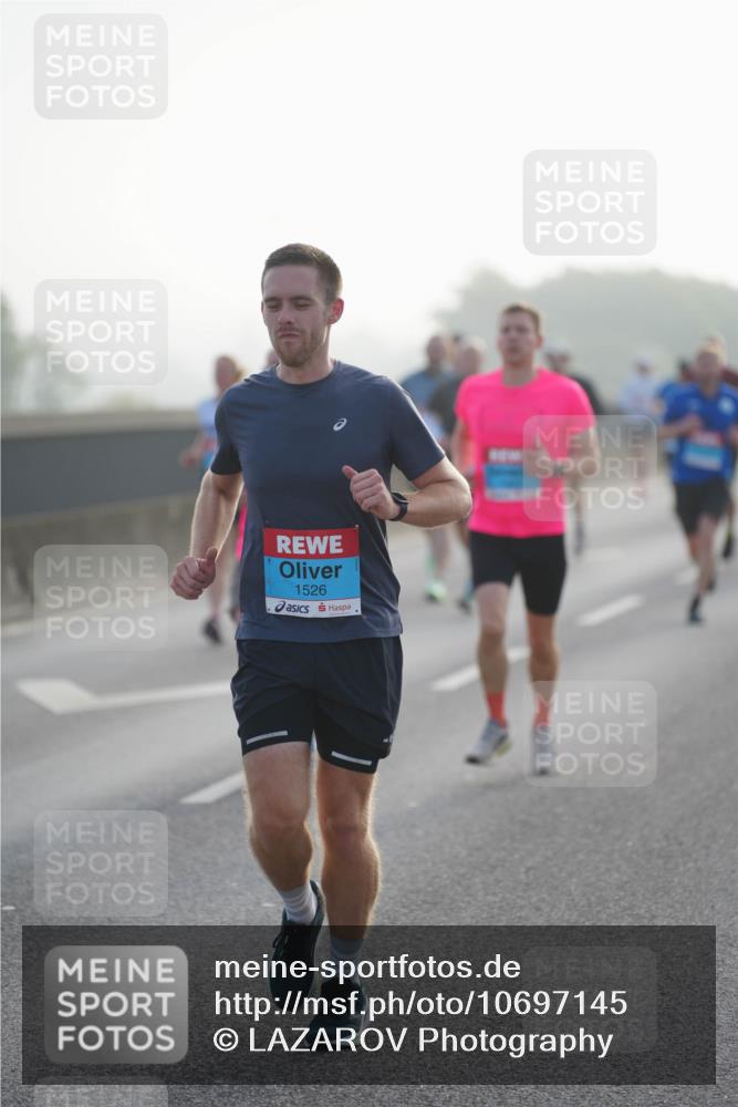 03.10.2026 - Köhlbrandbrückenlauf LAZAROV Photography http://msf.ph/oto/10697145 03.10.2026 09:15:42 Position 3 1526 meine-sportfotos.de