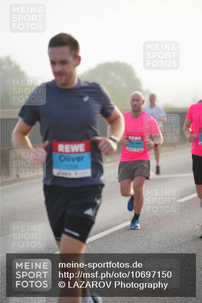 03.10.2026 - Köhlbrandbrückenlauf LAZAROV Photography http://msf.ph/oto/10697150 03.10.2026 09:15:43 Position 3 1500, 2275 meine-sportfotos.de