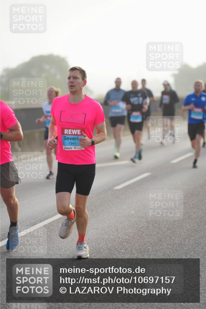 03.10.2026 - Köhlbrandbrückenlauf LAZAROV Photography http://msf.ph/oto/10697157 03.10.2026 09:15:44 Position 3 25, 1941 meine-sportfotos.de