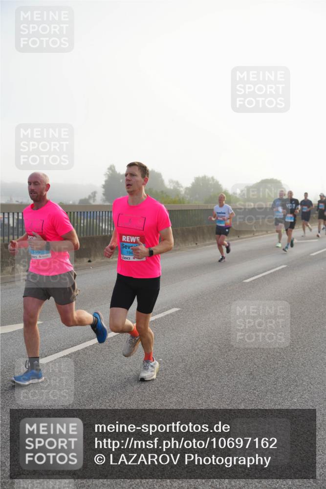 03.10.2026 - Köhlbrandbrückenlauf LAZAROV Photography http://msf.ph/oto/10697162 03.10.2026 09:15:45 Position 3 2275, 194 meine-sportfotos.de