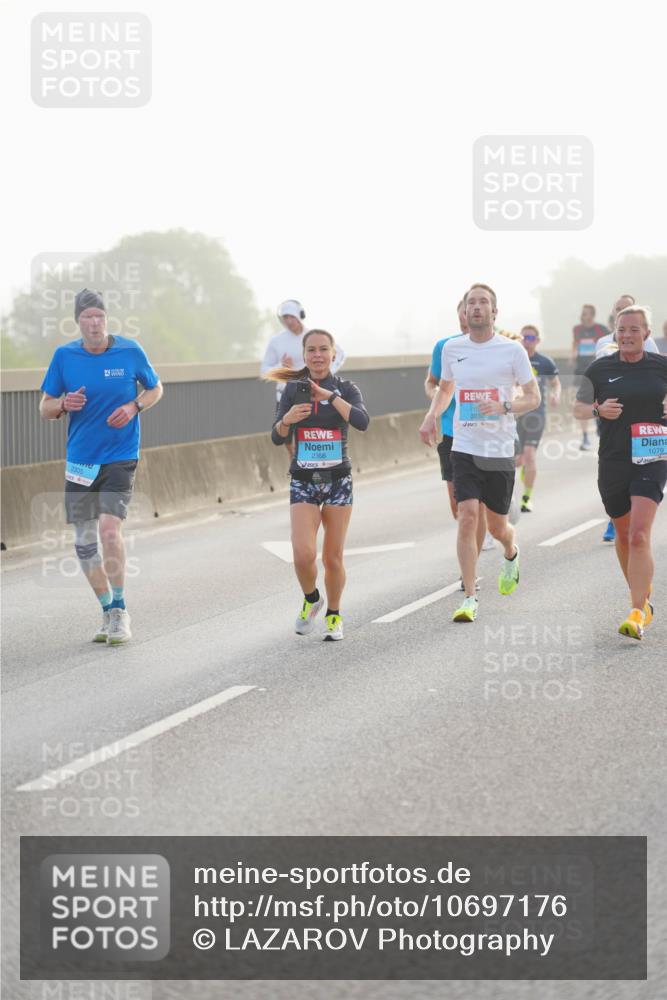 03.10.2026 - Köhlbrandbrückenlauf LAZAROV Photography http://msf.ph/oto/10697176 03.10.2026 09:15:52 Position 3 2305, 2368, 1079 meine-sportfotos.de