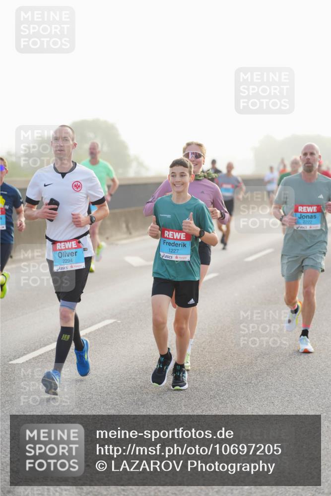 03.10.2026 - Köhlbrandbrückenlauf LAZAROV Photography http://msf.ph/oto/10697205 03.10.2026 09:15:56 Position 3 2294, 1227, 2222 meine-sportfotos.de