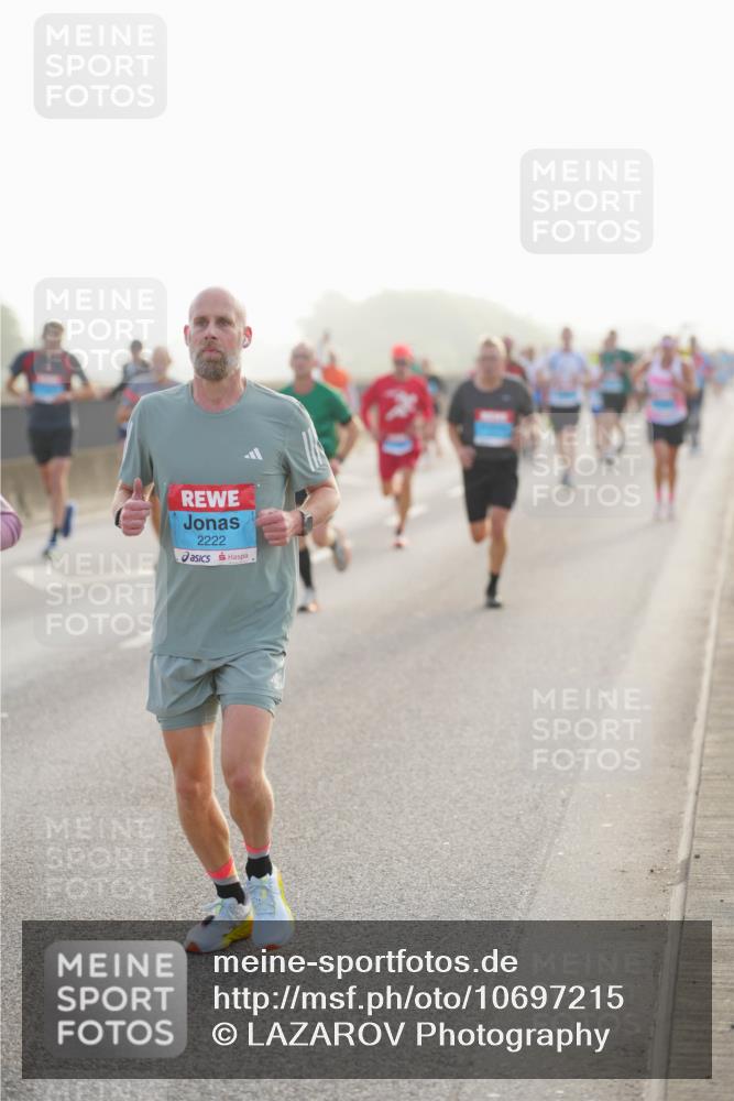 03.10.2026 - Köhlbrandbrückenlauf LAZAROV Photography http://msf.ph/oto/10697215 03.10.2026 09:15:57 Position 3 2222 meine-sportfotos.de