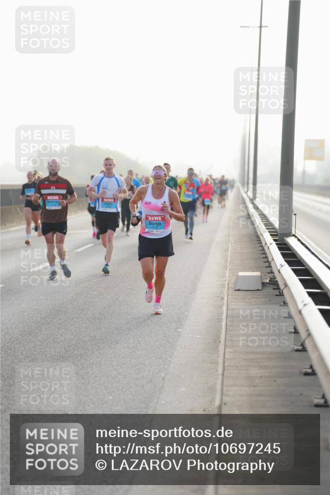 03.10.2026 - Köhlbrandbrückenlauf LAZAROV Photography http://msf.ph/oto/10697245 03.10.2026 09:16:01 Position 3 1532, 1, 1179 meine-sportfotos.de