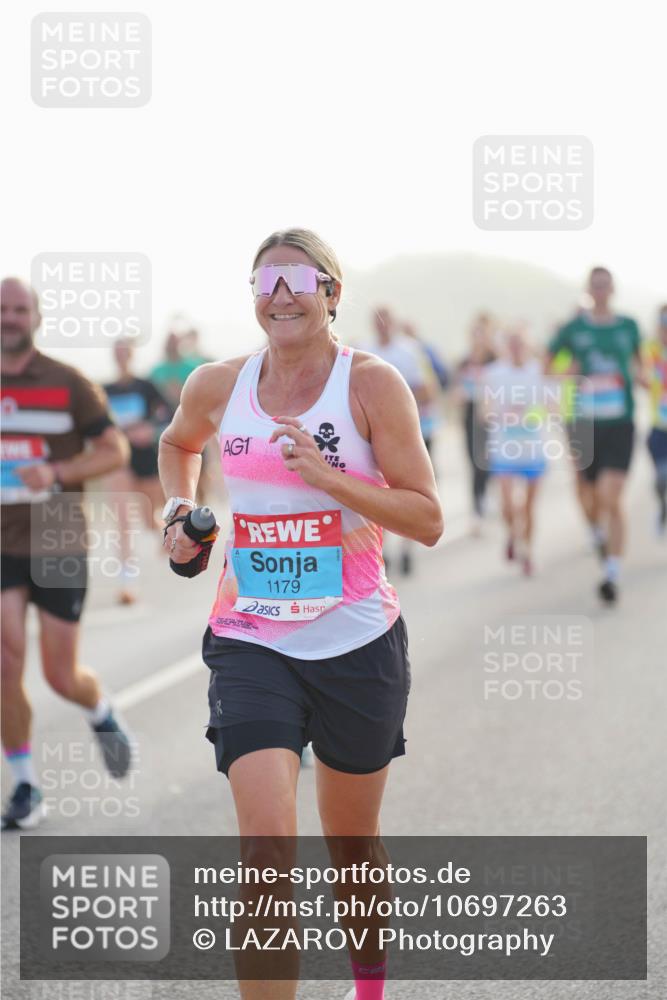 03.10.2026 - Köhlbrandbrückenlauf LAZAROV Photography http://msf.ph/oto/10697263 03.10.2026 09:16:03 Position 3 1, 1179 meine-sportfotos.de