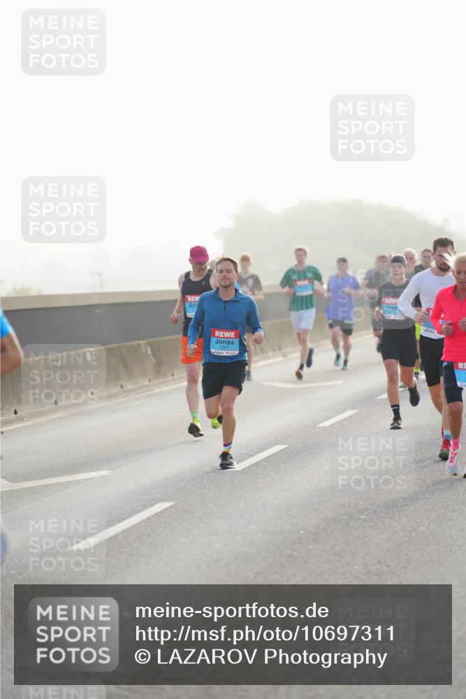 03.10.2026 - Köhlbrandbrückenlauf LAZAROV Photography http://msf.ph/oto/10697311 03.10.2026 09:16:09 Position 3 1371 meine-sportfotos.de