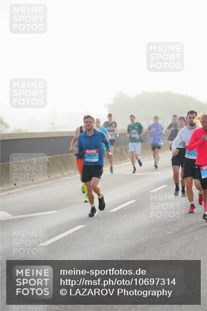 03.10.2026 - Köhlbrandbrückenlauf LAZAROV Photography http://msf.ph/oto/10697314 03.10.2026 09:16:09 Position 3 1371 meine-sportfotos.de