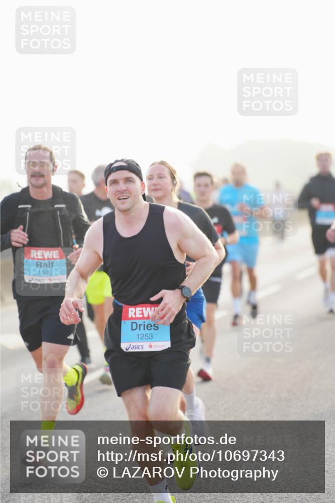 03.10.2026 - Köhlbrandbrückenlauf LAZAROV Photography http://msf.ph/oto/10697343 03.10.2026 09:16:15 Position 3 1320, 1253 meine-sportfotos.de