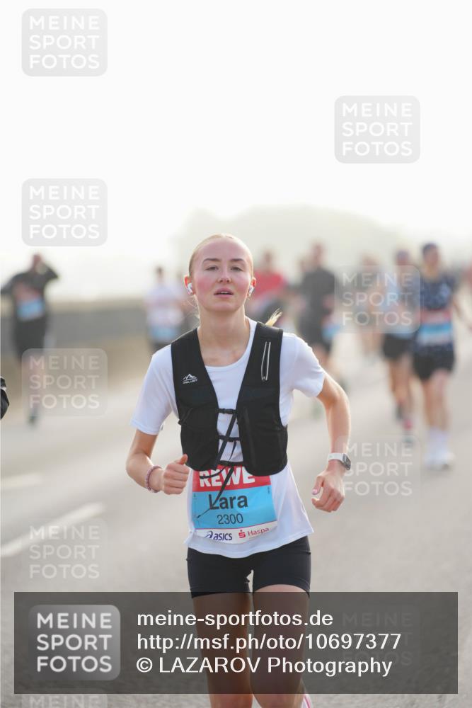 03.10.2026 - Köhlbrandbrückenlauf LAZAROV Photography http://msf.ph/oto/10697377 03.10.2026 09:16:20 Position 3 2300 meine-sportfotos.de