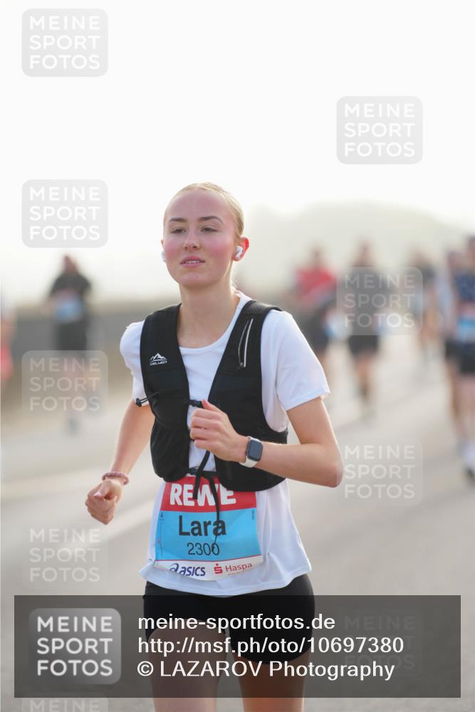 03.10.2026 - Köhlbrandbrückenlauf LAZAROV Photography http://msf.ph/oto/10697380 03.10.2026 09:16:20 Position 3 2300 meine-sportfotos.de