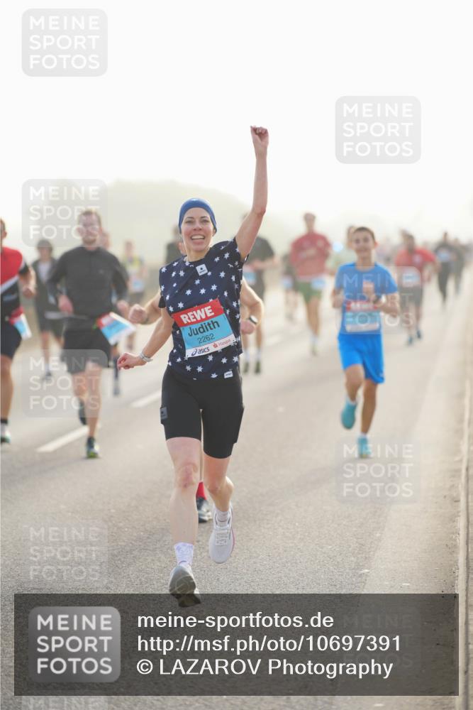 03.10.2026 - Köhlbrandbrückenlauf LAZAROV Photography http://msf.ph/oto/10697391 03.10.2026 09:16:23 Position 3 2262 meine-sportfotos.de
