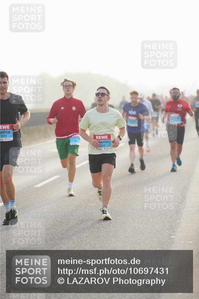 03.10.2026 - Köhlbrandbrückenlauf LAZAROV Photography http://msf.ph/oto/10697431 03.10.2026 09:16:28 Position 3 1609, 2259 meine-sportfotos.de
