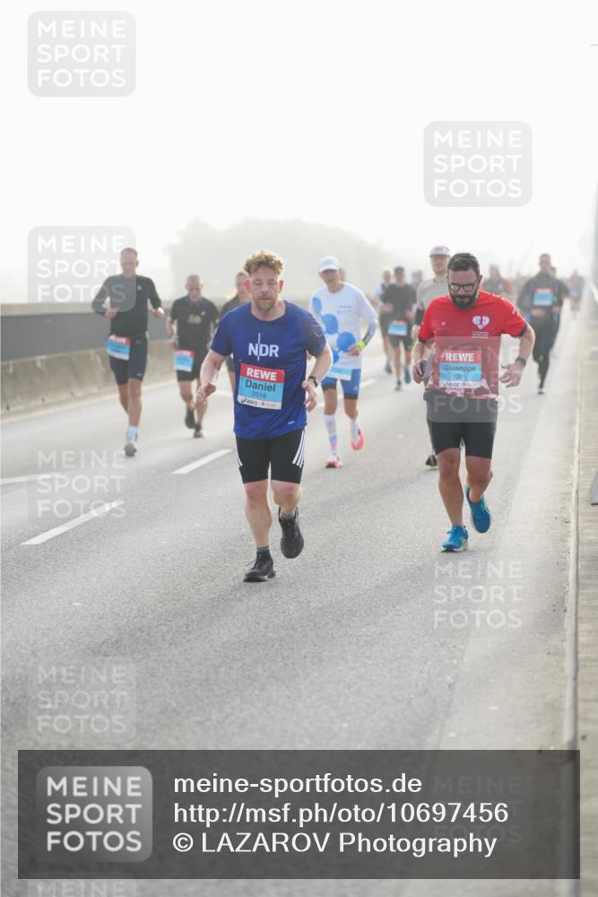 03.10.2026 - Köhlbrandbrückenlauf LAZAROV Photography http://msf.ph/oto/10697456 03.10.2026 09:16:32 Position 3 2018, 1325 meine-sportfotos.de