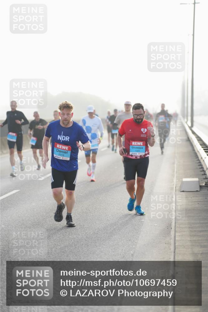03.10.2026 - Köhlbrandbrückenlauf LAZAROV Photography http://msf.ph/oto/10697459 03.10.2026 09:16:32 Position 3 2018, 1325 meine-sportfotos.de